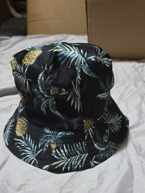 Lucky Brand Black Tropical Pineapple Bucket Hat